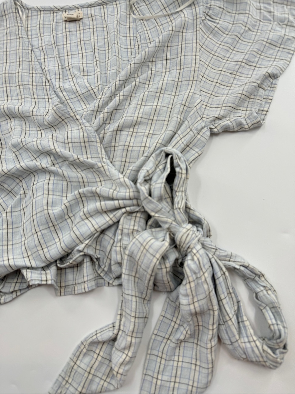 Billabong Plaid Short Sleeve Wrap Tie Top – Women’s XL - Picture 3 of 9